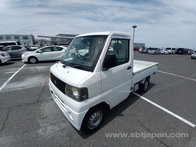 2001 Mitsubishi Minicab photo 2
