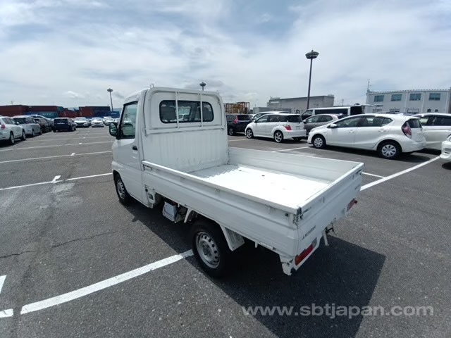 2001 Mitsubishi Minicab photo 3