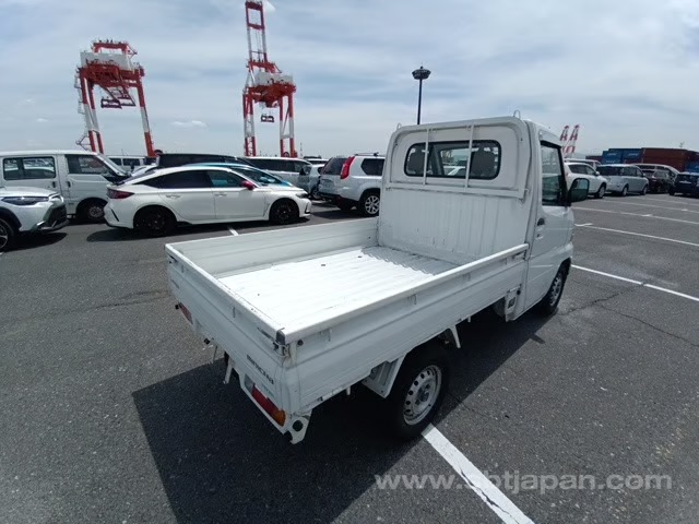 2001 Mitsubishi Minicab photo 4