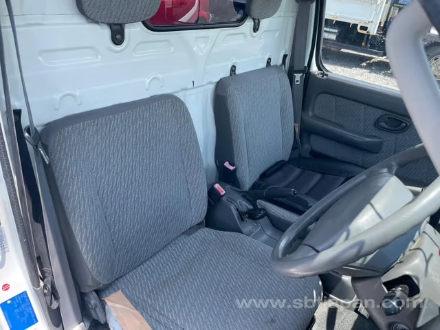 2001 Suzuki Carry photo 6